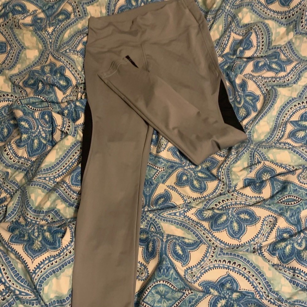 ATHLETIC LEGGINGS